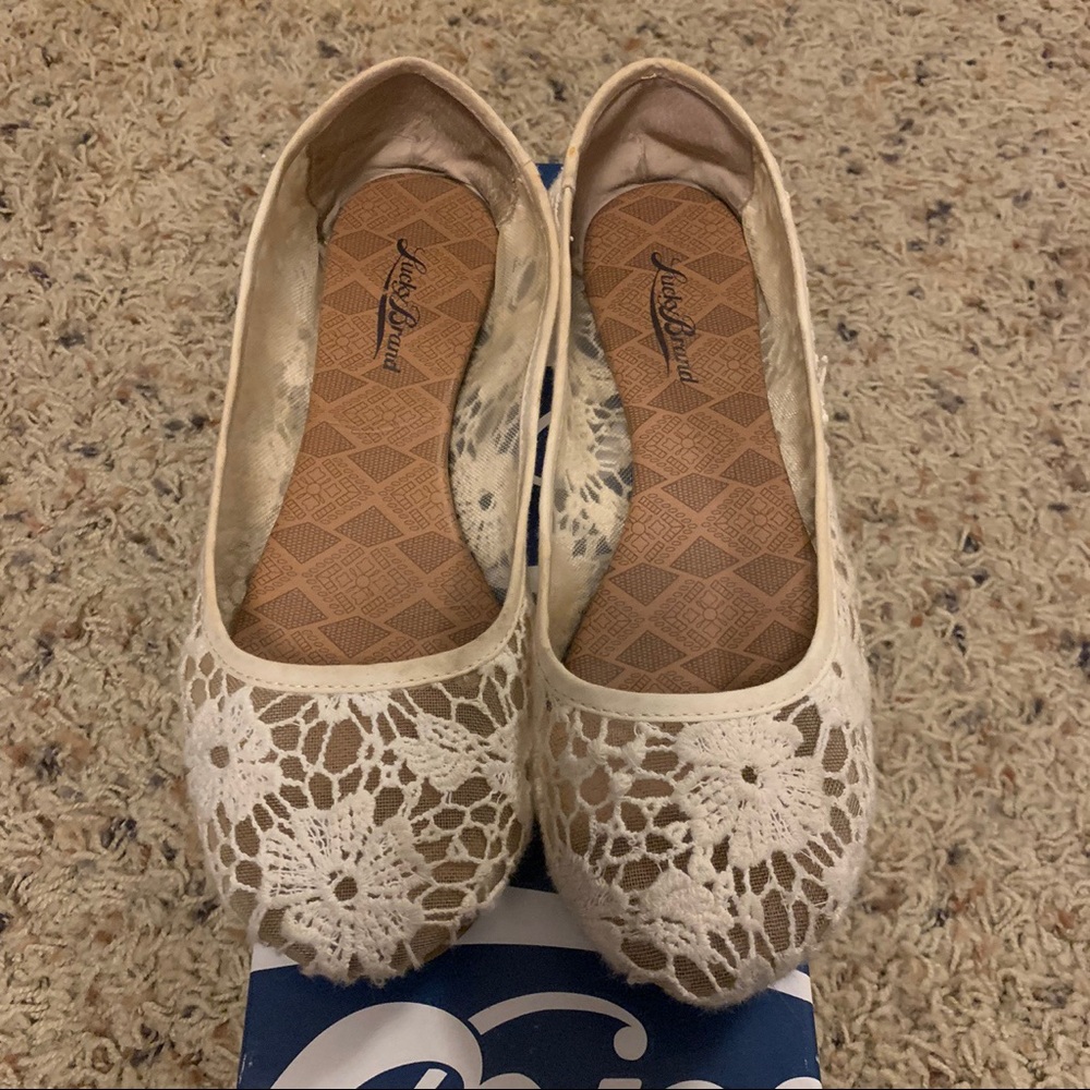 White lace flats